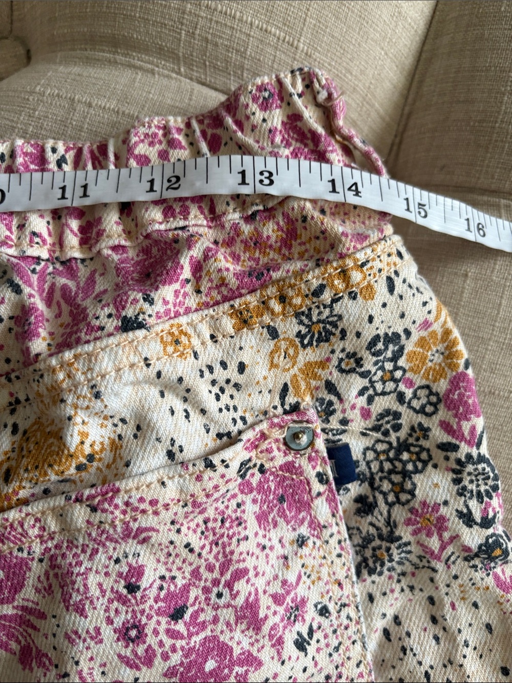 Pilcro Floral Fringe-Hem Jean Shorts in White, Pink & Gold - Picture 6 of 7